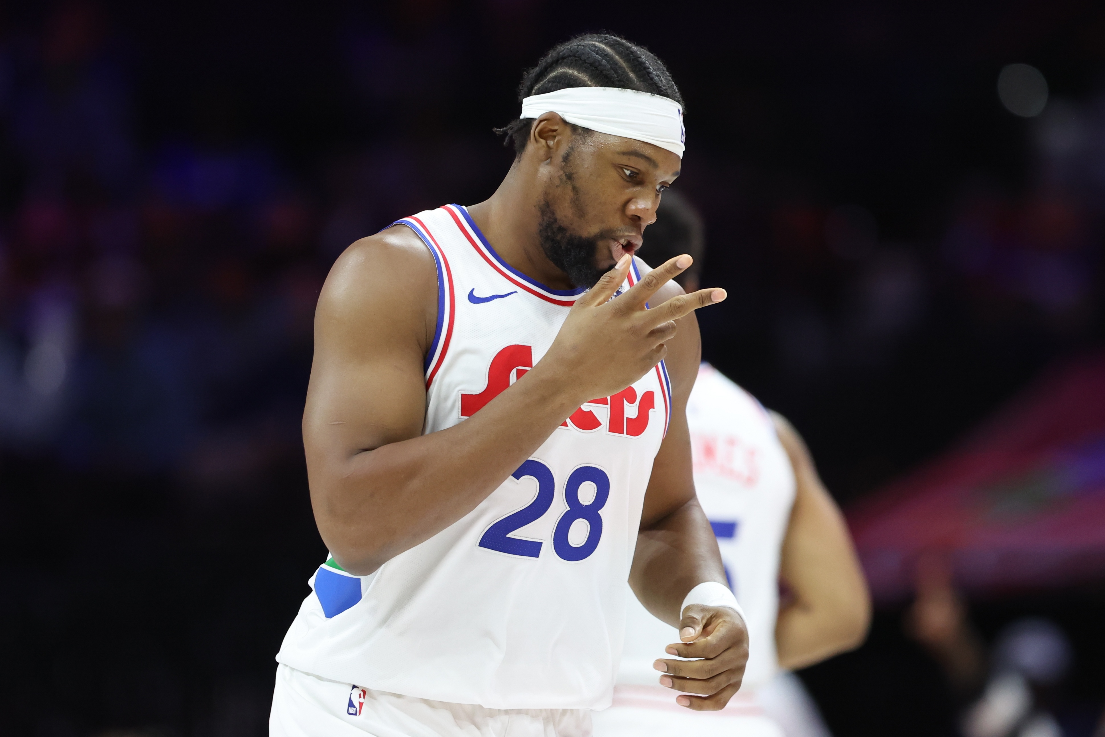 麦凯恩：亚布塞莱离队我很难过 我和他很亲近他总是充满活力