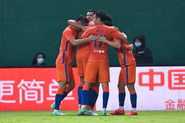 星空体育-冲击半程冠军？泰山只需1条件 无解轰炸成最大利器