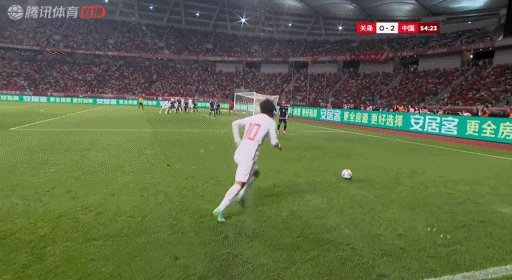 1622381085184054889.gif 武磊梅开二度.gif