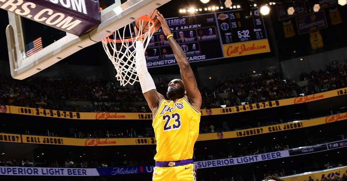 星空体育-胜场数历史第一！077被禁赛，詹姆斯21分10板12助，复出后9胜1负|湖人|洛杉矶湖人队|华盛顿奇才队|卢卡-东契奇|丹佛掘金队_新浪体育_新浪新闻